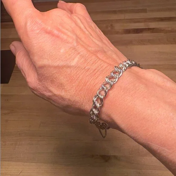 James Avery Sterling Silver Double Curb Medium Charm Bracelet with safety chain - Picture 1 of 7